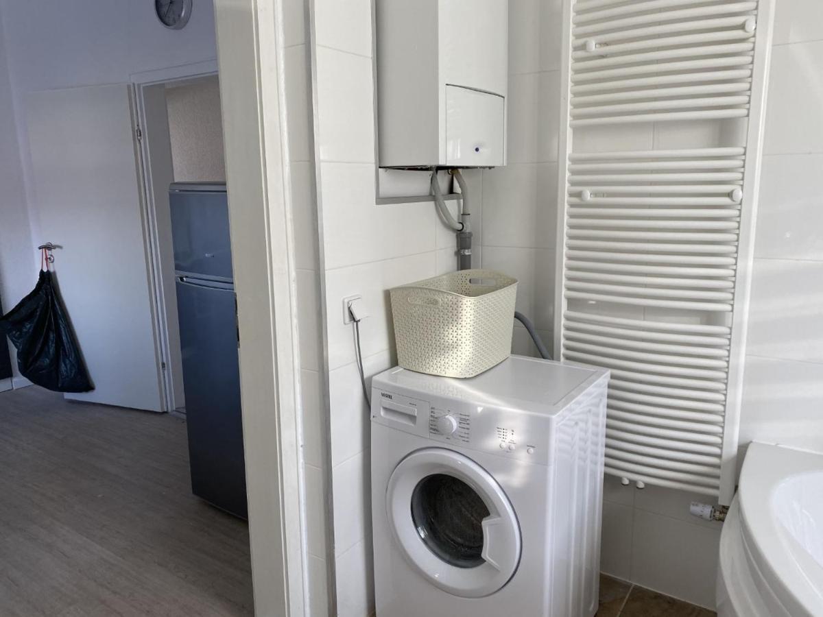 Schoene Ferienwohnung Naehe Stadtmitte Von Вилхелмсхафен Екстериор снимка